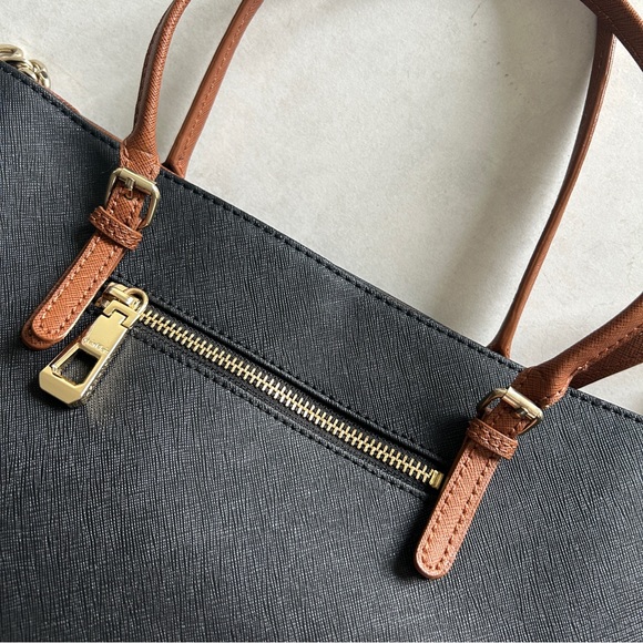 Calvin Klein Crossbody Tote Bag - Picture 4 of 12